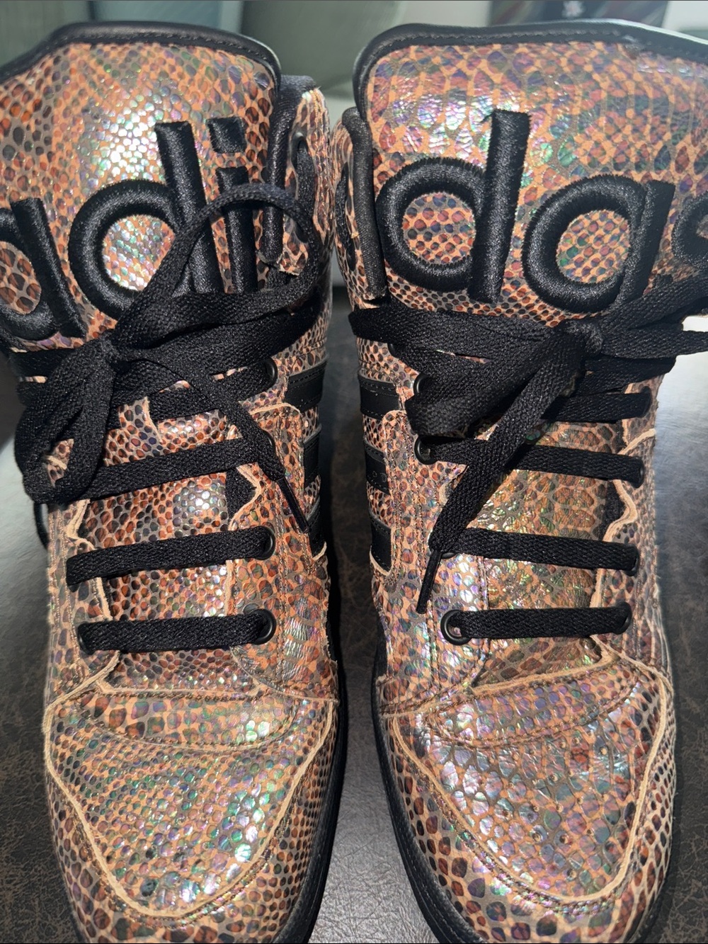 ON SALE🚨🚨🤑adidas Iridescent Multi-Color Snake-Print High-Top JERMEY SCOTTS 💎🔥